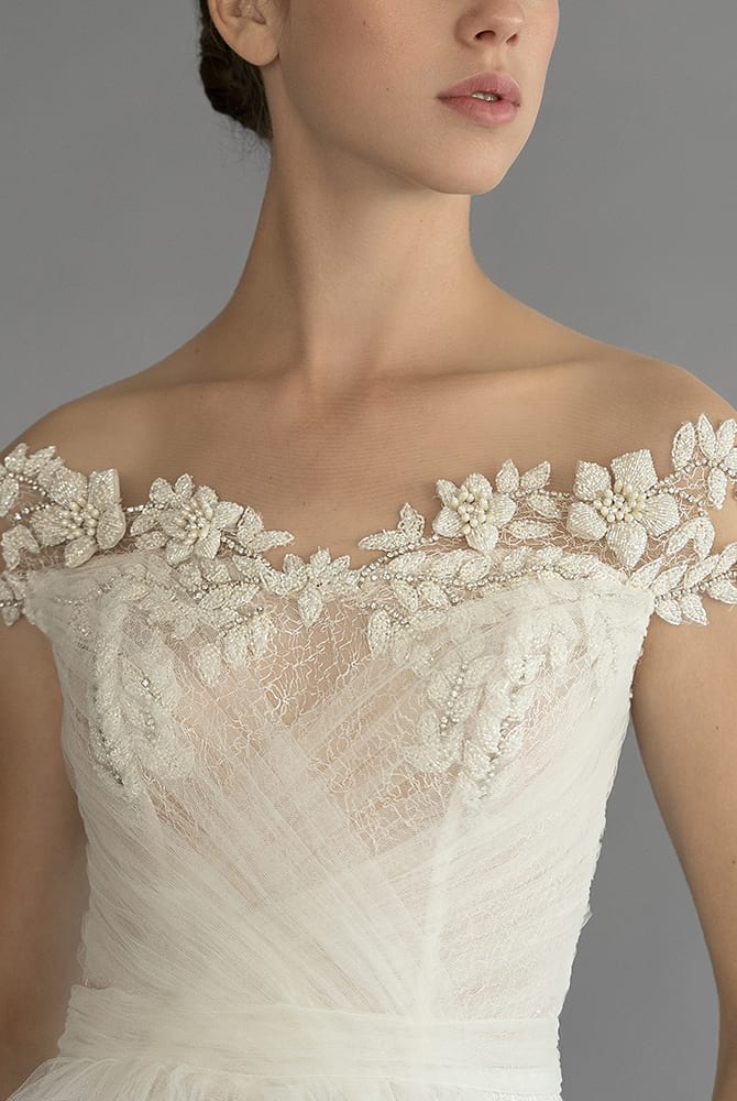 2020 Beach Boho Wedding Dresses Off The Shoulder Lace 3D Floral Appliqued Beads Bohemia Wedding Gown Custom Made Plus Size Vestidos de Novia