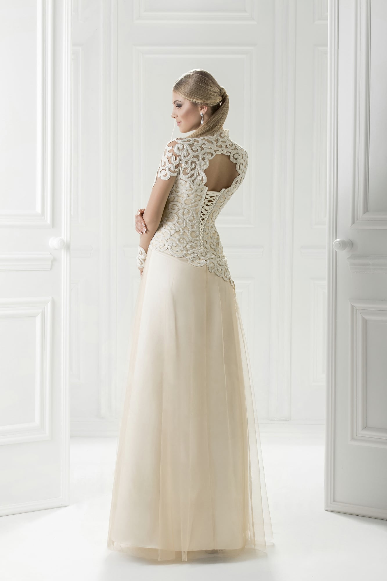 2020 Modest A Line Evening High Neck Keyhole Hollow Up Long Sleeve Formal Dresses Lace Applique Floor Length Party Gown 0508