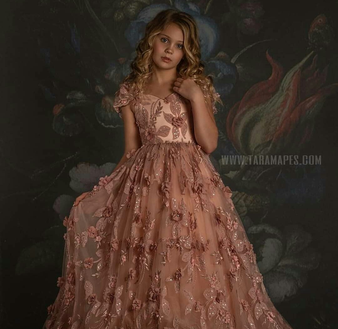2020 Gorgeous Flower Girl Dresses for Wedding Lace 3D Floral Appliques Girls Pageant Dress Custom Made Kids Birthday Gowns