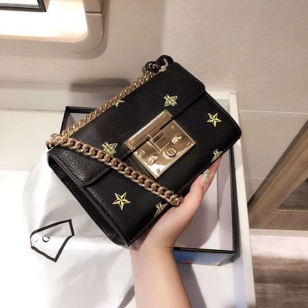 ysiykiy blooms Tian padlock bag genuine leather chain crossbody shoulder bag luxury women letter printing handbags flap messenger small bags, Black
ysiykiy blooms Tian padlock bag genuine leather chain crossbody shoulder bag luxury women letter printing handbags flap messenger small bags, Black