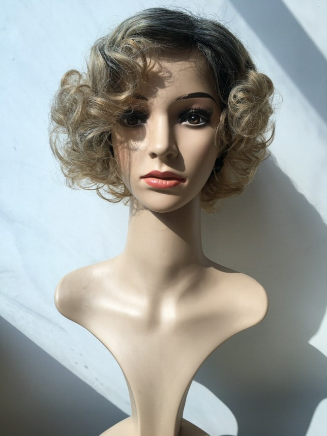 2019 new hot lady wig big volume gold gray short wavy hair European and American fashion trend fresh wig, Mix color
2019 new hot lady wig big volume gold gray short wavy hair European and American fashion trend fresh wig, Mix color