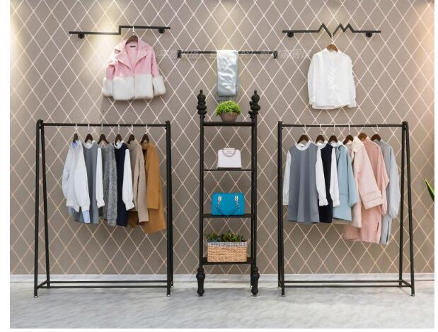 Golden Lichen Rack High-end wedding dress hanger display rack hanging balcony clothing store shelf wall hanging rack landing