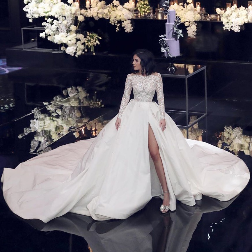 Beaded Stylish Lace Backless Wedding Dresses Bateau Neck A E Long Sleeves Side Split Bridal Gowns Sweep Train Taffeta Robe De Mari E