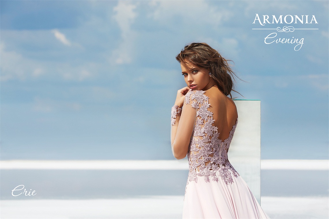 2020 Chic Evening Dresses V Neck Appliqued Beaded Prom Dress Backless Long Sleeves Ruffle Split Sweep Train Custom Made Formal Party Gown