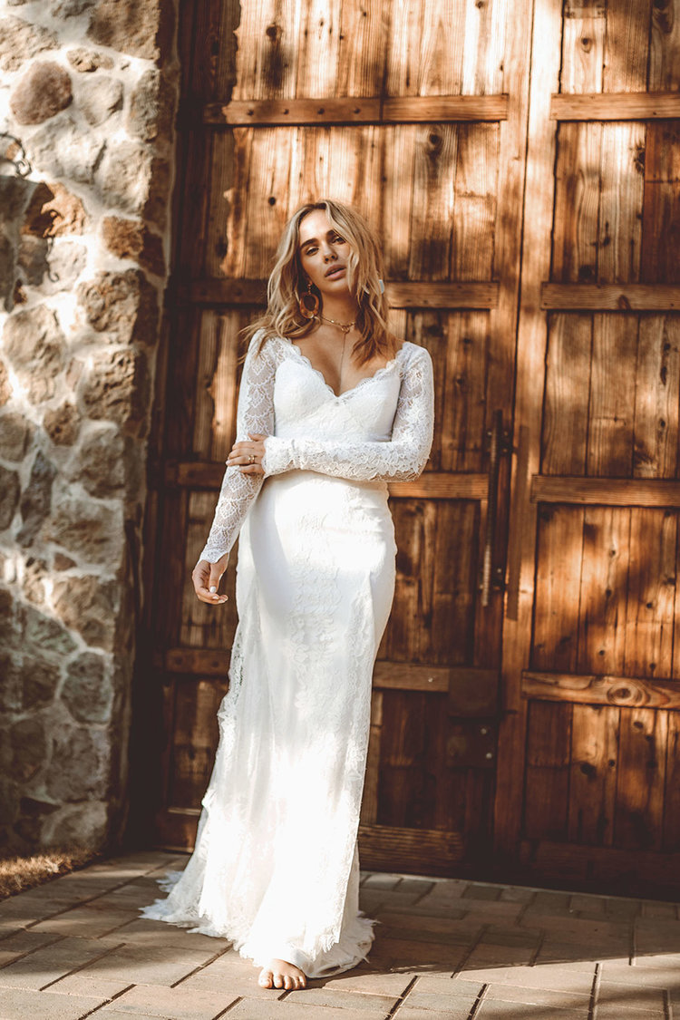 Vintage Country Wedding Dresses V Neck Lace Appliques Sweep Train Sexy Backless Mermaid Wedding Dress Custom Boho Long Sleeve Bridal Gowns