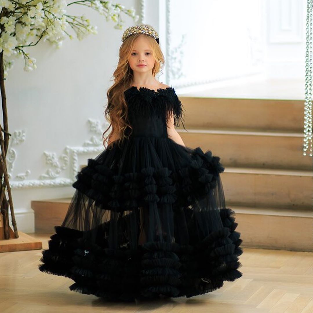Chic Black Feather Flower Girl Dresses For Wedding Beaded Toddler Pageant Gowns Bateau Neck Floor Length Ruffled Tulle Kids Prom Dress 407