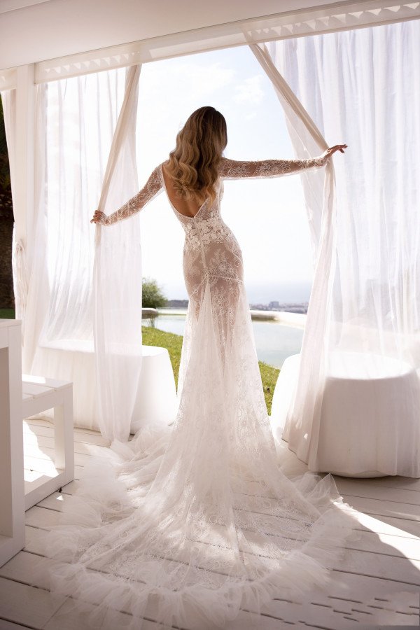 Modest Long Sleeve Mermaid Wedding Dresses Sexy V Neck Lace Appliqued Backless Bridal Gowns Country Garden Beach Plus Size Wedding Dress