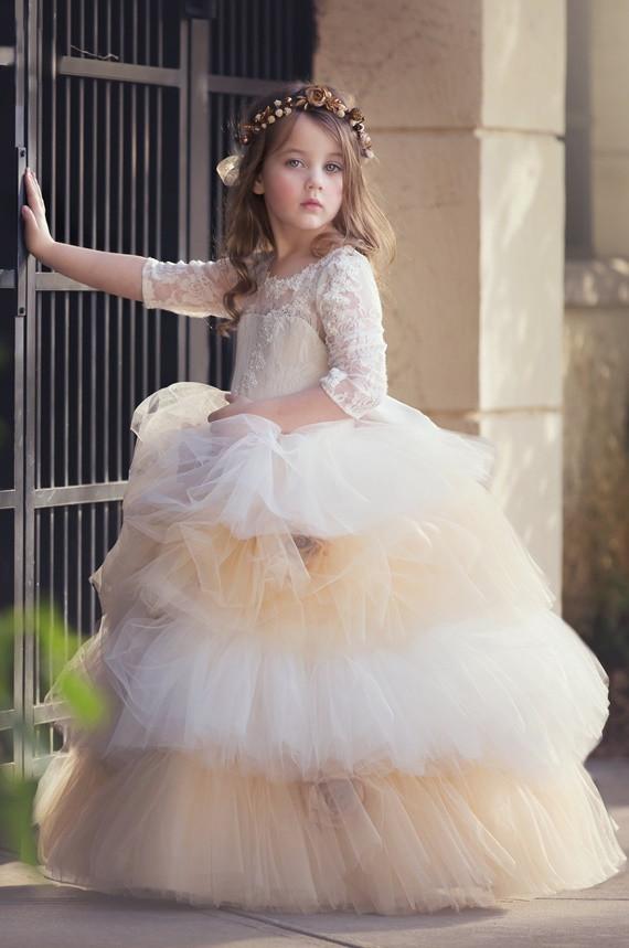2019 Lace Flower Girl Dresses Jewel Neck Hand Made Flower First Communion Gowns Half Long Sleeves Ball Gown Girls Pageant Dresses