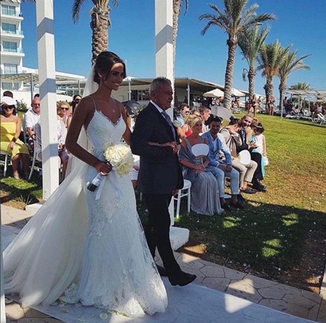 Sexy Backless Mermaid Boho Wedding Dress With Detachable Train Applique Lace Spaghetti Straps Long Bohemian Beach Bride Dresses Bridal Gowns