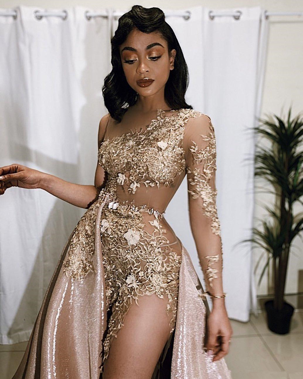 Side Split 2020 Prom Dresses Sexy Arabic Gold Lace Beaded Long Sleeve Evening Wear Party Gown Robe De Soiree