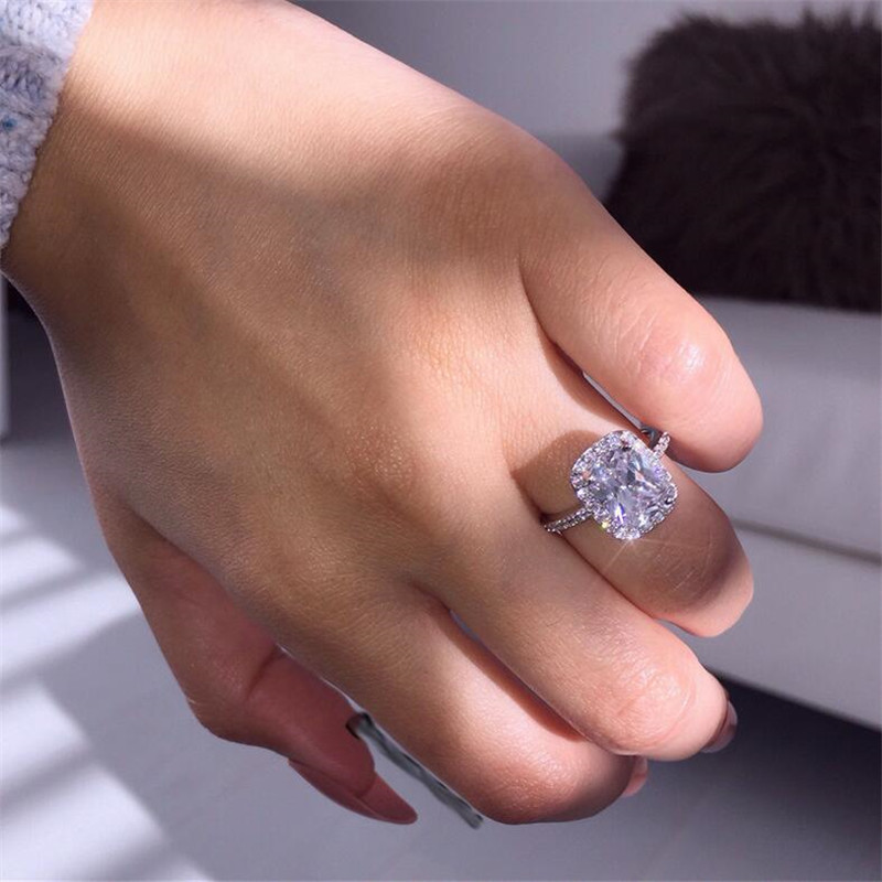 Sparkling Hot Sell Luxury Jewelry 925 Sterling Silver Cushion Shape White Topaz CZ Diamond Party Women Wedding Engagement Band Ring Gift