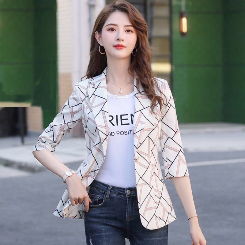 Women Plaid Blazer Vintage Double Breasted Pockets Jackets Female Coat Feminino blazers Outerwear high quality 2020 Fashion, Black
Women Plaid Blazer Vintage Double Breasted Pockets Jackets Female Coat Feminino blazers Outerwear high quality 2020 Fashion, Black