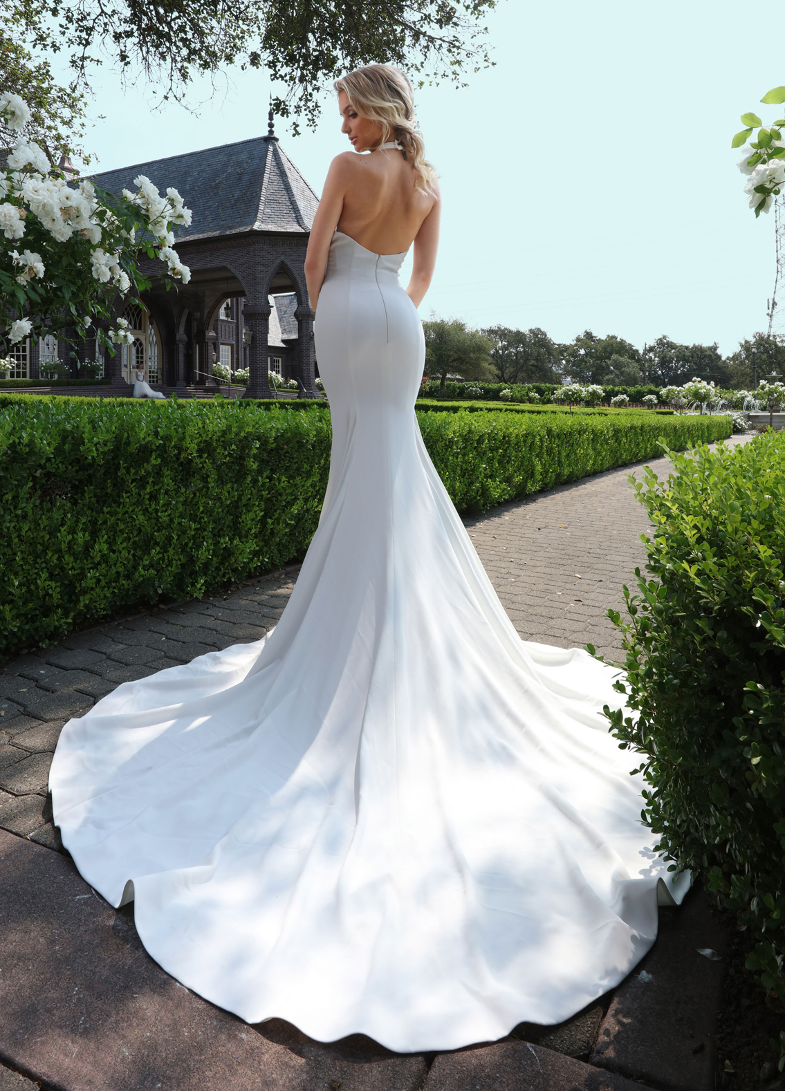 2020 Bohemian Mermaid Wedding Dresses Halter Neck Sleeveless Plain Bridal Gown Backless Sweep Train Custom Made Satin Vestidos De Novia