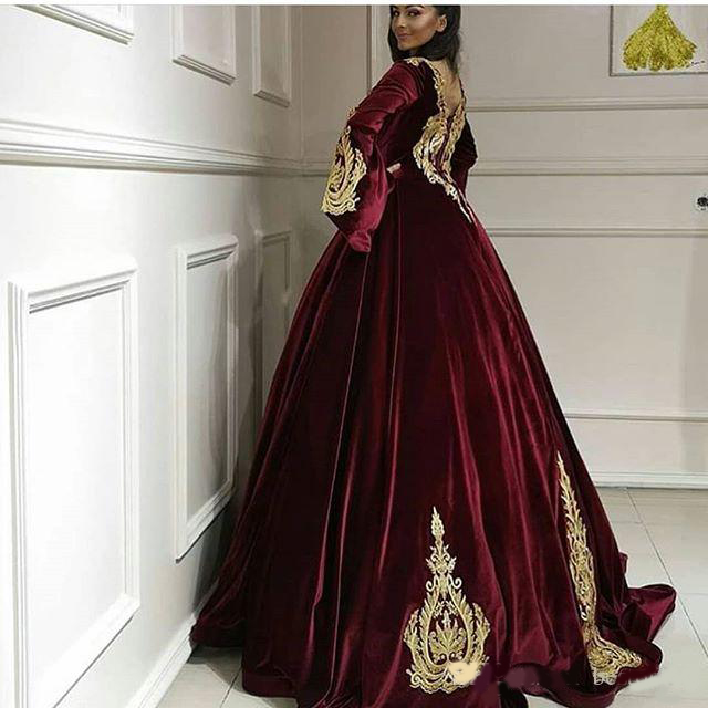 2020 Gold Lace Applique Formal Evening Dresses Vintage Ball Gown Burgundy Prom Gowns Arabic Celebrity Runway Party Dress
