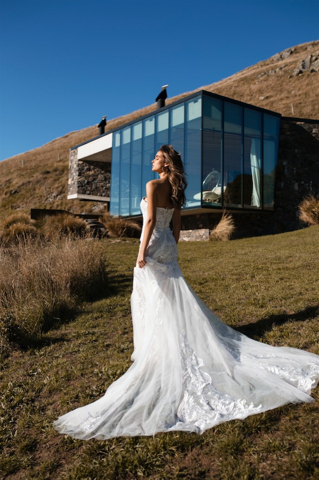 2019 Lace Mermaid Wedding Dresses Off The Shoulder Appliqued Sweep Train Country Wedding Dress Custom Made Plus Size Vestidos De Novia