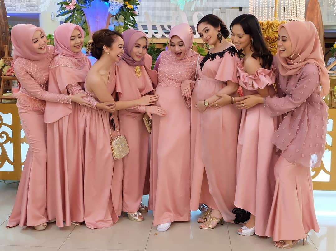 2019 Muslim Bridesmaid Dresses Series Hijab Islamic Dubai Prom Party Gowns Plus Size Garden Country Maid Of Honor Wedding Guest Dress