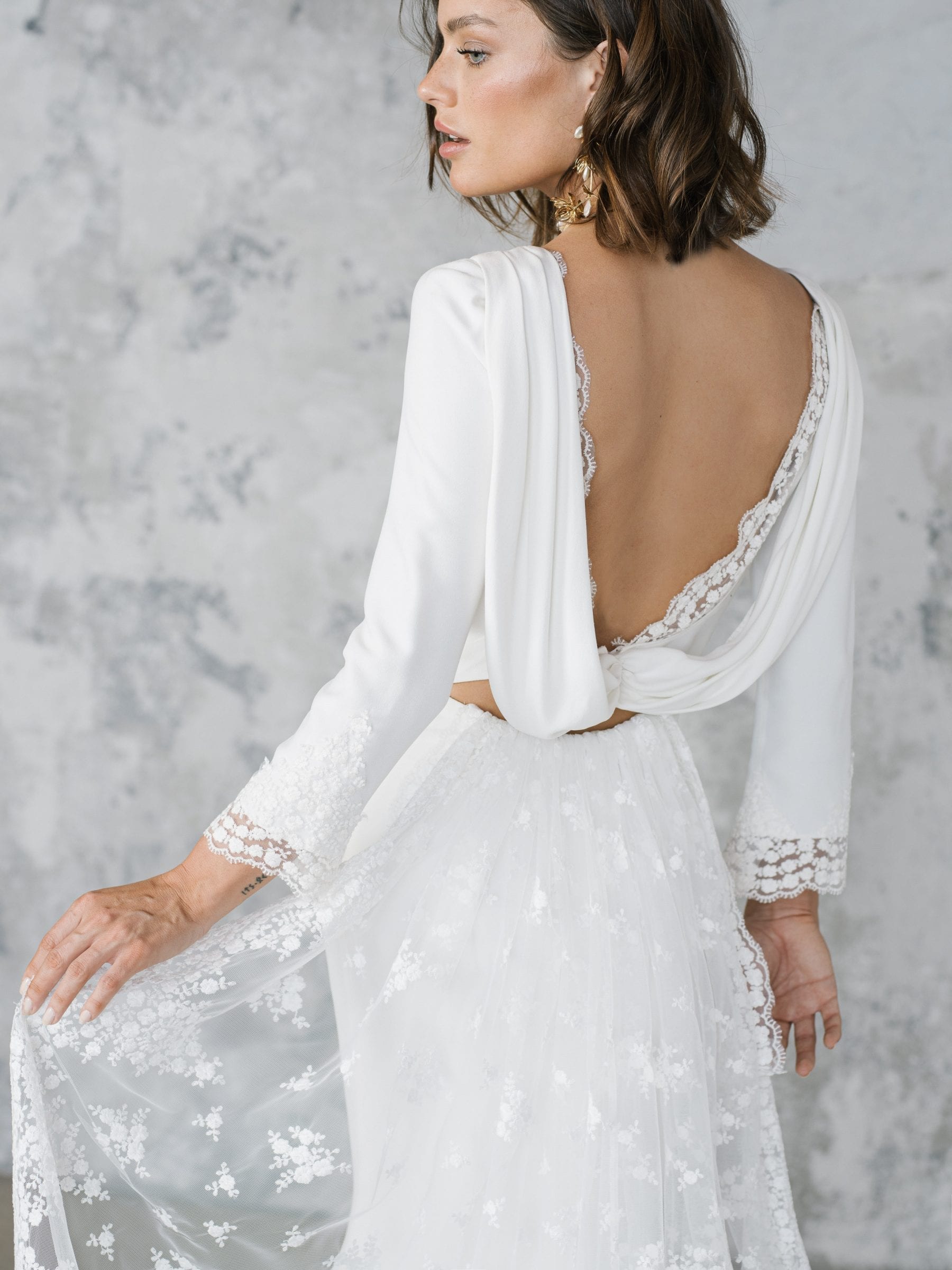 Elegant Mermaid Dresses Long Sleeve Sexy Backless Bridal Gowns Sweep Train Custom Made Lace White Beach Wedding Dress