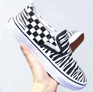 Slip-On Mastermind TOKYO House shoe,Design Shoes,Lovers Skate shoes,THIS IS THE ERA #95,AUTHENTIC 44DX,running shoes for men women Sneakers, Black
Slip-On Mastermind TOKYO House shoe,Design Shoes,Lovers Skate shoes,THIS IS THE ERA #95,AUTHENTIC 44DX,running shoes for men women Sneakers, Black