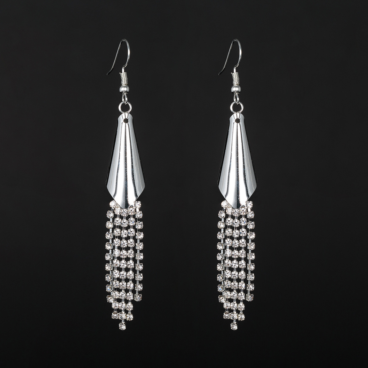 Long Fund White Eardrop Pendeloque Cut Temperament Face Is Thin Real Version Of Wild Nail
Long Fund White Eardrop Pendeloque Cut Temperament Face Is Thin Real Version Of Wild Nail