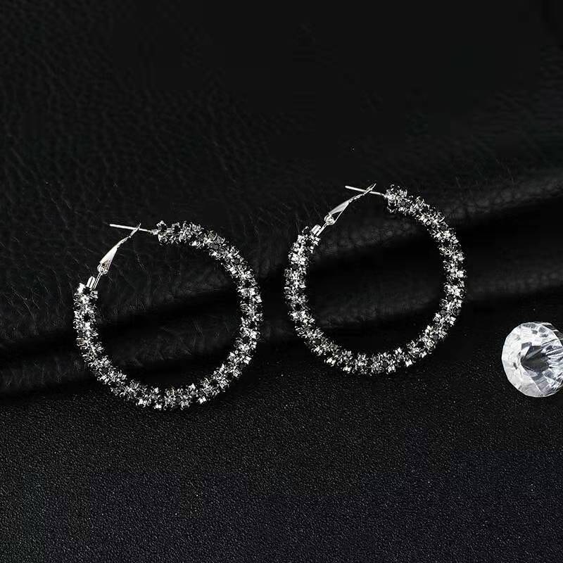 Wholesale-iced out hoop earrings for women luxury designer colorful bling diamond hoops circle huggie earrings black white gold jewelry gift
Wholesale-iced out hoop earrings for women luxury designer colorful bling diamond hoops circle huggie earrings black white gold jewelry gift