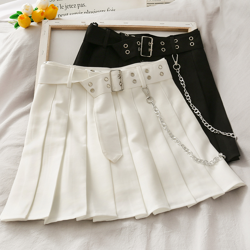 Korean version of the high waist was thin chain decoration short skirt women 2020 new anti-glare solid color pleated skirt, Black
Korean version of the high waist was thin chain decoration short skirt women 2020 new anti-glare solid color pleated skirt, Black