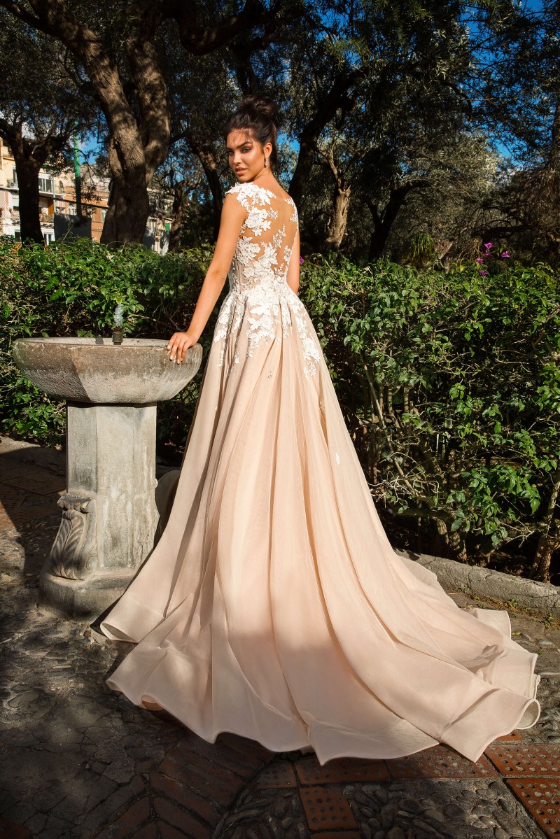 Innocentia A Line Wedding Dresses Sheer Baetau Neck Lace Bridal Gowns Sleeveless Illusion Back Boho Wedding Dress Cheap vestido de novia