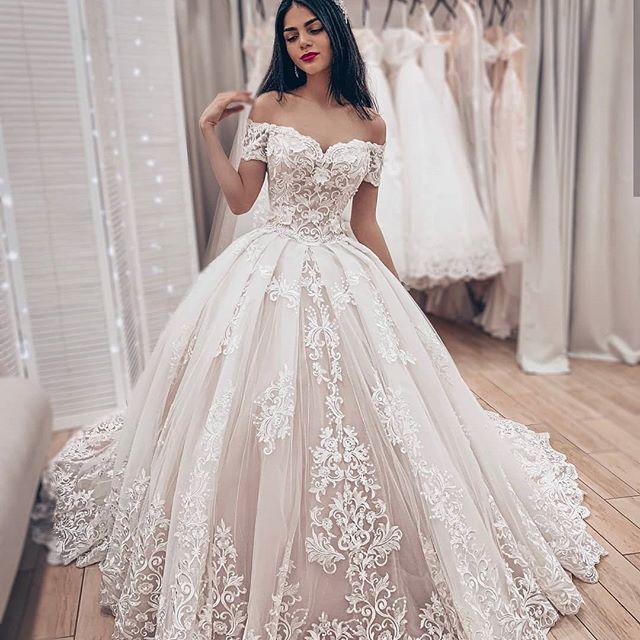 Fall 2020 Bohemian Wedding Dress Simple Elegant Off The Shoulder Neckline Short Sleeves Beautiful Lace and Tulle Lace-up Back Bridal Gowns