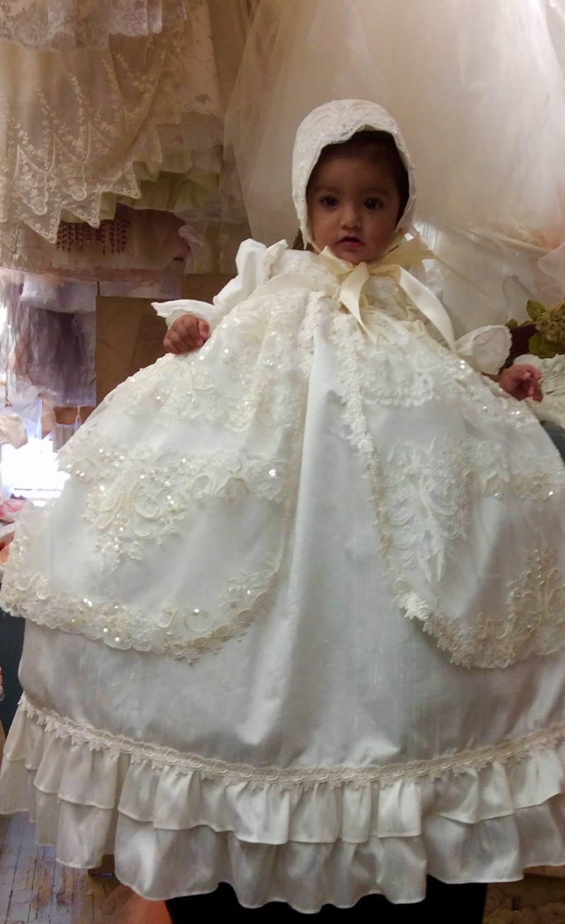 2020 First Communication Dress Long Sleeves Christening Gowns For Baby Girls Lace Appliqued Pearls Baptism Dresses with Bonnet