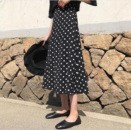 2020 Summer Long Skirt Women Korean Style Vintage Polka Dot Slim High Waist A Line Black Chiffon Skirt saia longa LJ209
2020 Summer Long Skirt Women Korean Style Vintage Polka Dot Slim High Waist A Line Black Chiffon Skirt saia longa LJ209