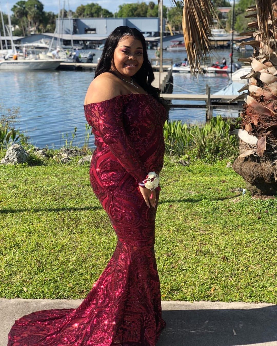 2020 Plus Size Evening Dresses Appliqued Lace Sequins Off The Shoulder Mermaid Prom Dress Party Wear Long Slevee Formal Gowns