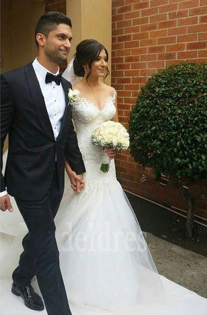 Gorgeous Lace Mermaid Wedding Gowns Sheer Neck Pearls Illusion Back Trumpet Detachable Train Vintage Bridal Dresses Plus Size Customized