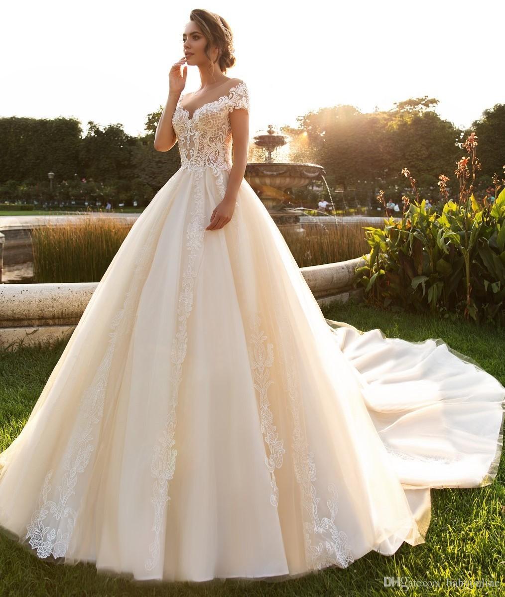 Elegant A Arabic Line Plus Size Dresses Long Off Shoulder Pleats Lace Appliqued Backless Wedding Dress Bridal Gowns Vestidos 0616 ppliqued