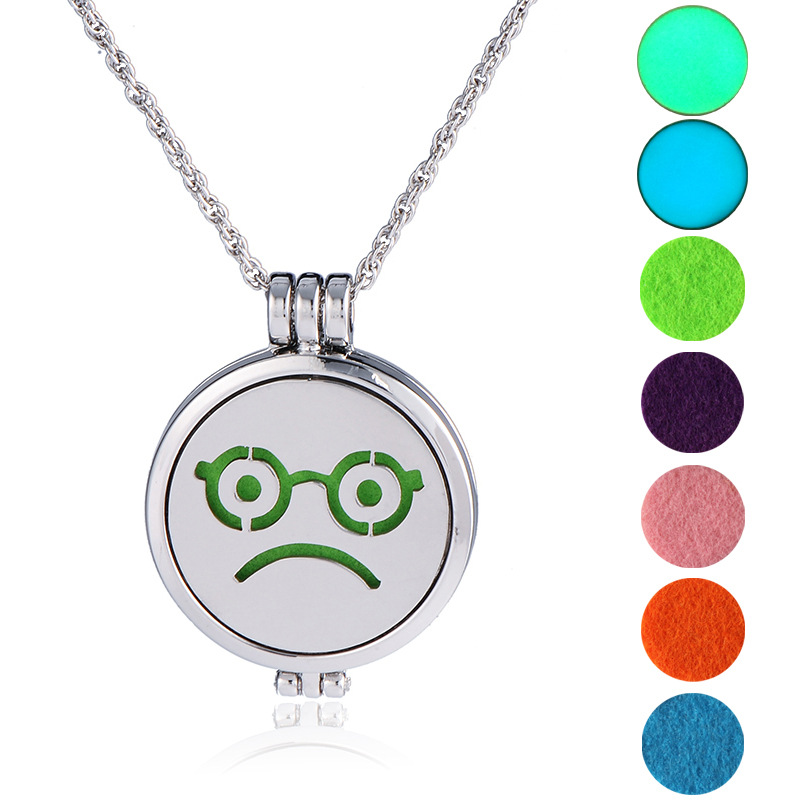 Hollowed 2 Face Aromatherapy Essential Oil Diffuser Locket Pendant Necklace Perfume Fashion DIY Jewelry with Refill Pads Gifts for Children