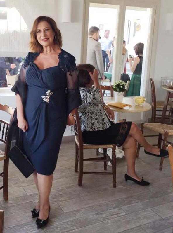 Grey Chiffon long sleeves Sheath Mother Of Bride Dresses with jacket Knee Length pleated bodice Short Formal Mother of the Groom Gowns
Grey Chiffon long sleeves Sheath Mother Of Bride Dresses with jacket Knee Length pleated bodice Short Formal Mother of the Groom Gowns