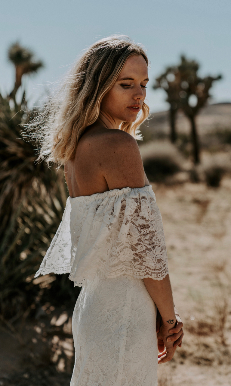 2019 Bohemia Wedding Dresses Off The Shoulder Sweep Train Full Lace Boho Bridal Gowns Beach Sweep Train Mermaid Wedding Dress Country Style