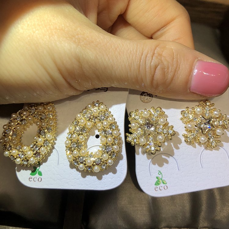 Mix Elegant Pearl Ear Stud Ladies Dangle Korean Electroplated Gold Micro Set Earrings OL Style Random Styles Wholesale