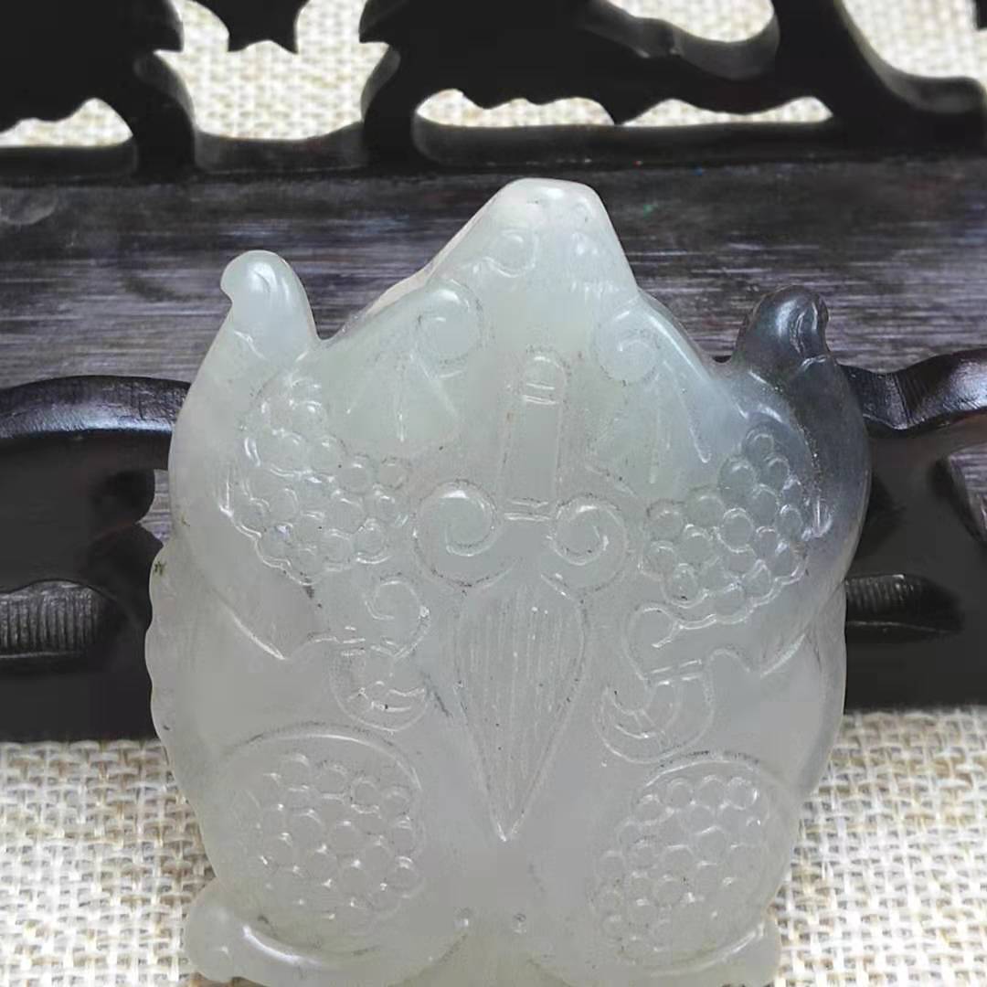 NEW LISTING ,Chinese natural jade ,Manual sculpture Natural white jade Long 55mm Wide 45mm Thick 8mm delicate toad free shipping 6, Silver
NEW LISTING ,Chinese natural jade ,Manual sculpture Natural white jade Long 55mm Wide 45mm Thick 8mm delicate toad free shipping 6, Silver