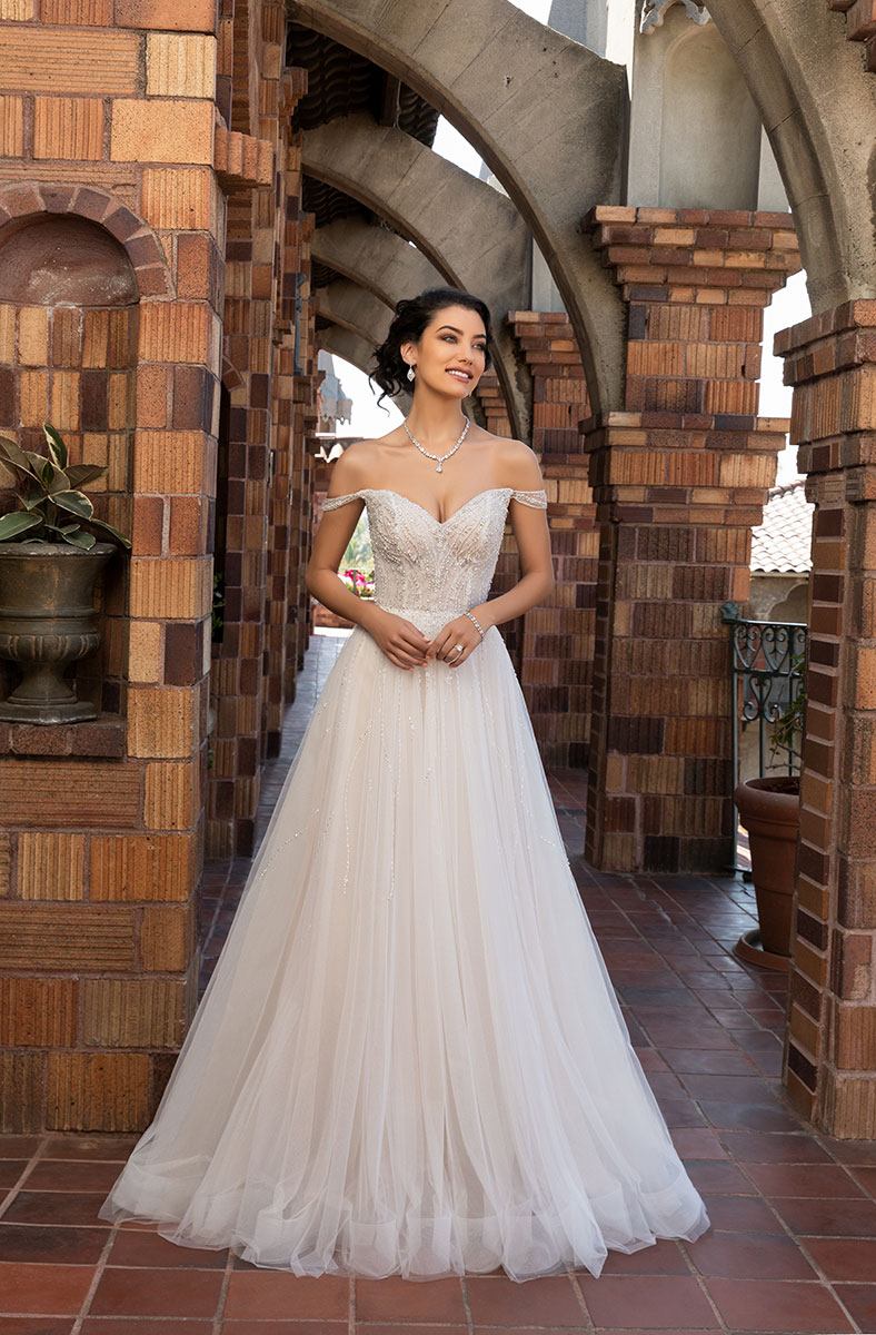 Kittychen Beading Wedding Dresses Off Shoulder Beads Pearls Backless Wedding Dress Tulle Sweep Train Beach Bridal Gowns