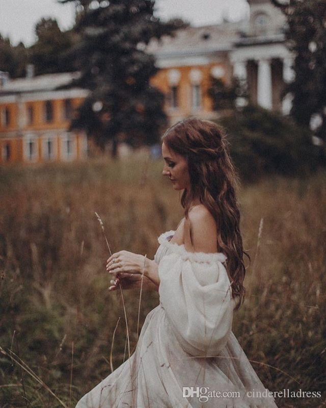 2020 Bohemian Wedding Dresses Sexy Off Shoulder Puff Sleeve Beach Bridal Gowns Long Train Rustic Country Wedding Gowns Hippie