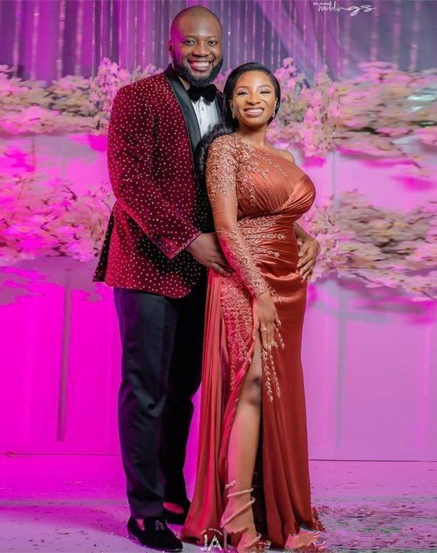 African One Shoulder Mermaid Prom Dresses with Pleats Lace Applique Long Sleeve Side Split Evening Gowns Plus Size robes de soirée