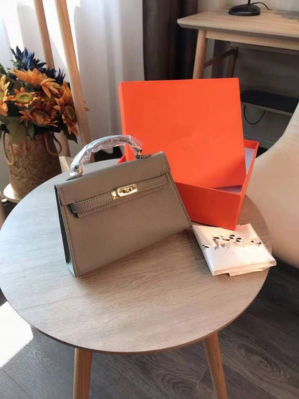 Senior Women Handbag Mini Aslant Hand Carry The Small Leather Fashion Bags Ladies For Are New Temperament Single Shoulder Bag Purses Totes H, Grey
Senior Women Handbag Mini Aslant Hand Carry The Small Leather Fashion Bags Ladies For Are New Temperament Single Shoulder Bag Purses Totes H, Grey