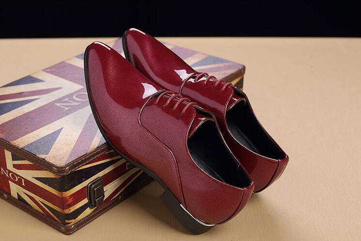 Hot Sale-Luxury Men British Red black Pointy lace-up leather show shoes Wedding Flats Male Dress Homecoming Prom Formal shoes AA591
Hot Sale-Luxury Men British Red black Pointy lace-up leather show shoes Wedding Flats Male Dress Homecoming Prom Formal shoes AA591