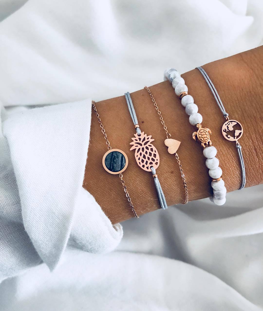 Fashionable Cool Mens Beaded Strands Bracelet 5PCS High Quality Handmade Silver Plated Metal Charm Jewelry for Sale
Fashionable Cool Mens Beaded Strands Bracelet 5PCS High Quality Handmade Silver Plated Metal Charm Jewelry for Sale