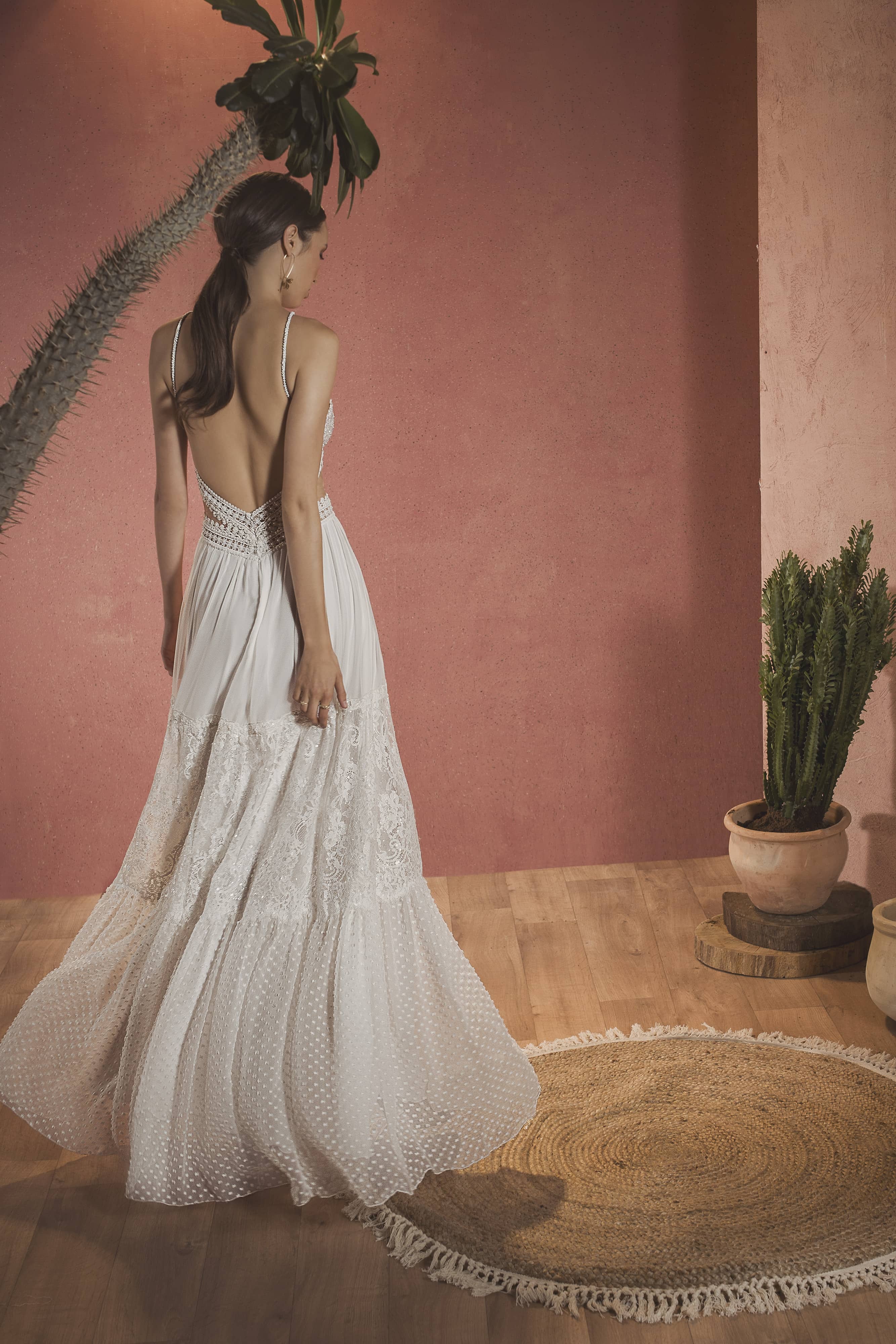 Fahion Bohemian Wedding Dresses Sezy Cutaway Sides A Line Chiffon Lace Appliqued Bridal Gowns Sequins Backless robes de mariée