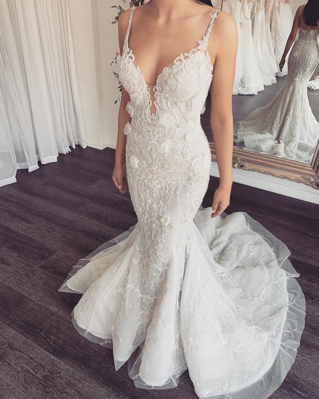 2020 Overskirt Wedding Dresses Sweep Train Lace 3D Floral Appliqued Beads Mermaid Wedding Dress Custom Made Bridal Gowns Robes De Mariée