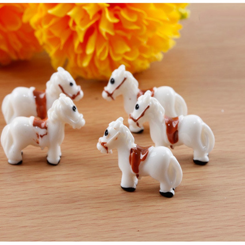 Mini Horse White Red Resin Figurines Cactus Succulent Bonsai Decor Moss Terrarium Workshop Micro Landscape Accessory Miniature Fairy Garden
Mini Horse White Red Resin Figurines Cactus Succulent Bonsai Decor Moss Terrarium Workshop Micro Landscape Accessory Miniature Fairy Garden