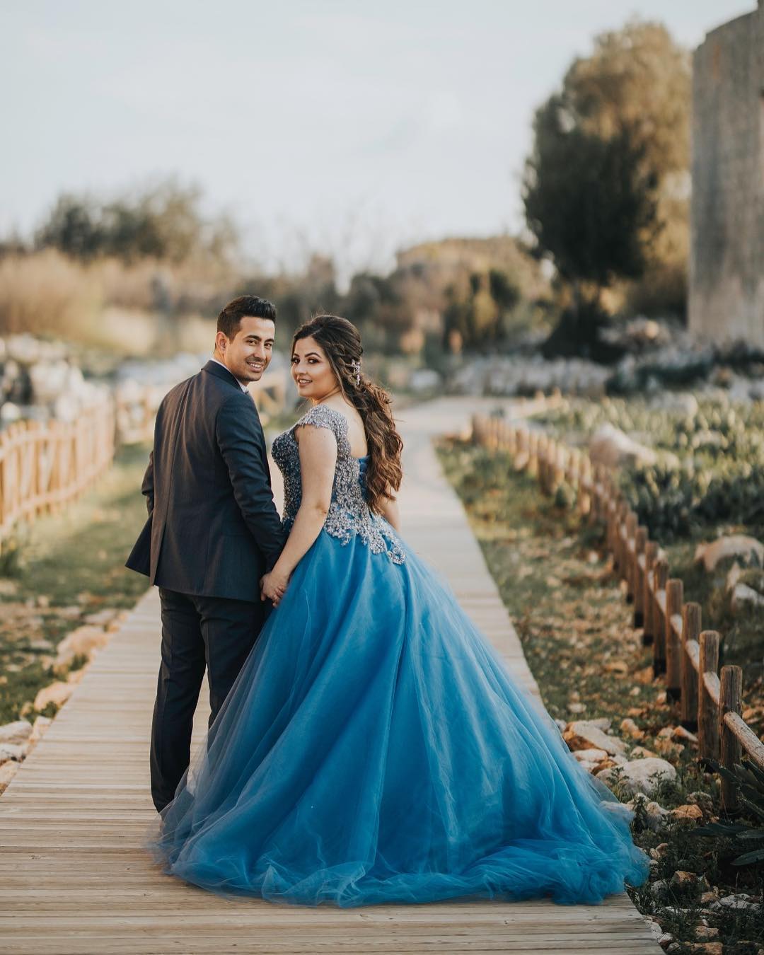 2020 Modest Sweetheart Short Sleeve A Line Evening Lace Applique Sequins Formal Dresses Sweep Train Party Gown 0508