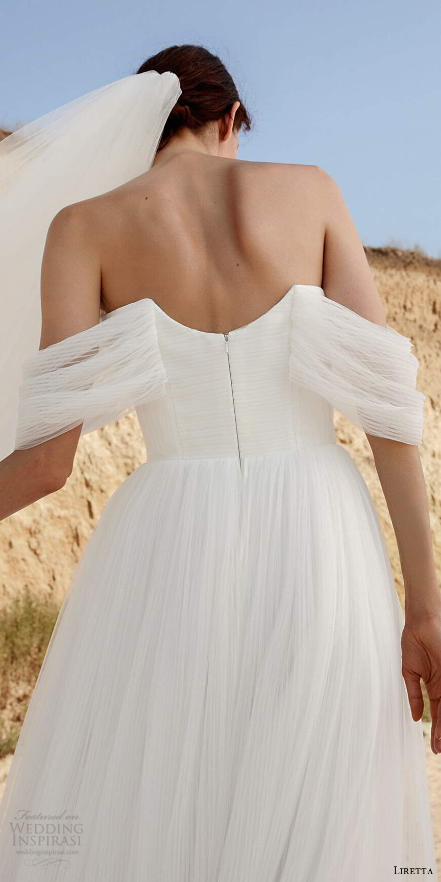 New Beach Tulle Wedding Dresses Sexy Off Shoulder Ruffles Short Sleeve Bridal Gowns Backless Summer Sweep Train Wedding Dress