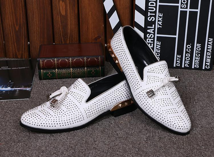 Hot Sale Casual Formal groomsmen Shoes For Men Black Genuine Leather Tassel Men Wedding groom Shoes Gold Metallic Studded Loafers 3 Colors