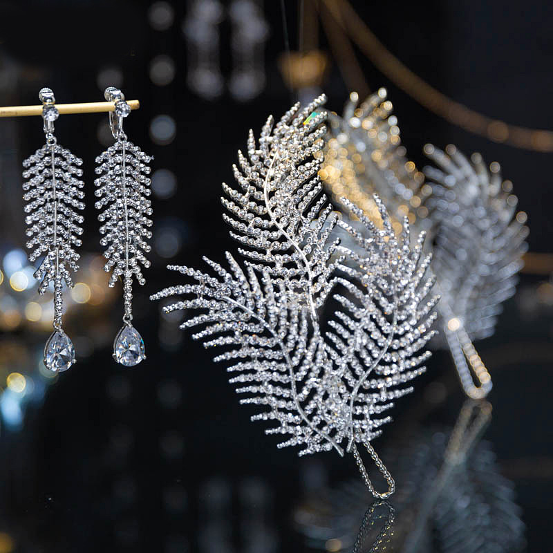 Bride Wedding Headwear Silver Diamond Twinkle Leaf Modeling Hair Hoop Hair Decorate Expert
Bride Wedding Headwear Silver Diamond Twinkle Leaf Modeling Hair Hoop Hair Decorate Expert